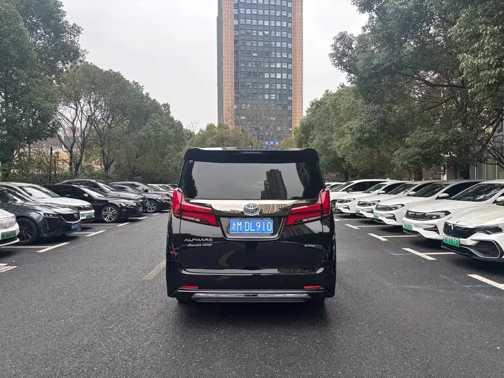 Toyota Alphard 2022 из CN, фото 4
