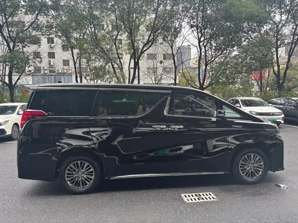 Toyota Alphard 2022 из CN, фото 9