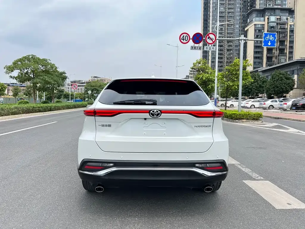 Toyota Harrier — фото 8