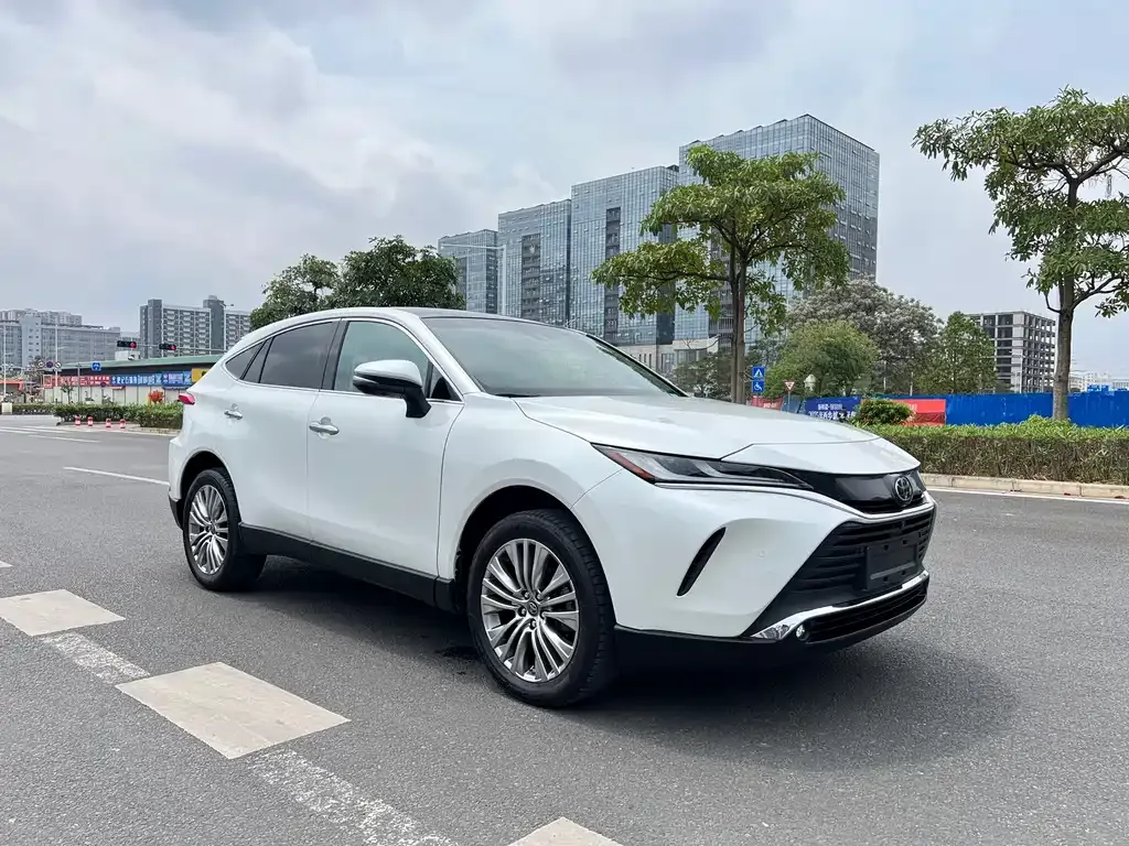 Toyota Harrier — фото 3