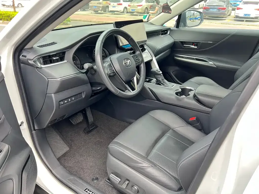 Toyota Harrier — фото 9
