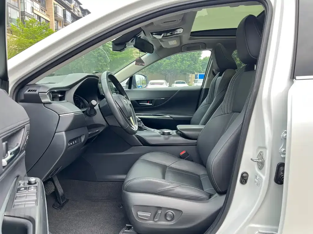 Toyota Harrier — фото 7
