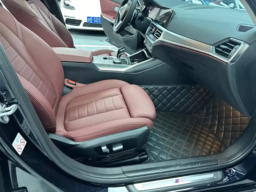 BMW 3 Series 2021 из CN, фото 4