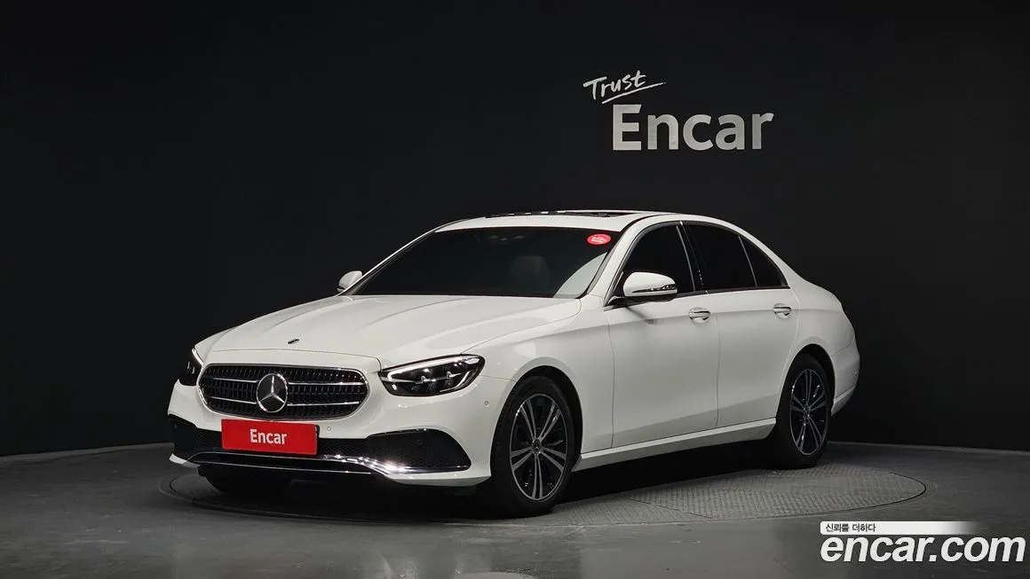 Mercedes-Benz E-Class — фото 1