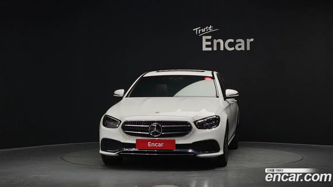 Mercedes-Benz E-Class — фото 10
