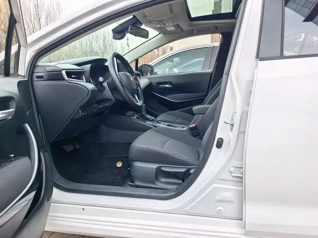 Toyota Corolla 2023 из CN, фото 4