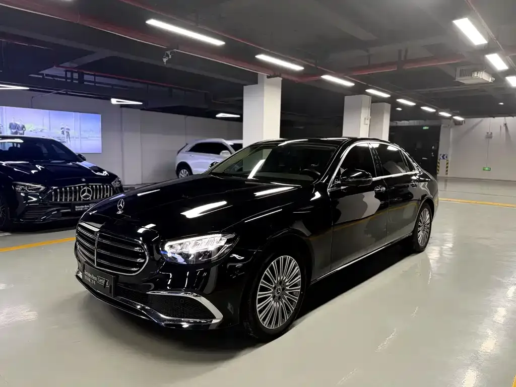 Mercedes-Benz E-Class — фото 1
