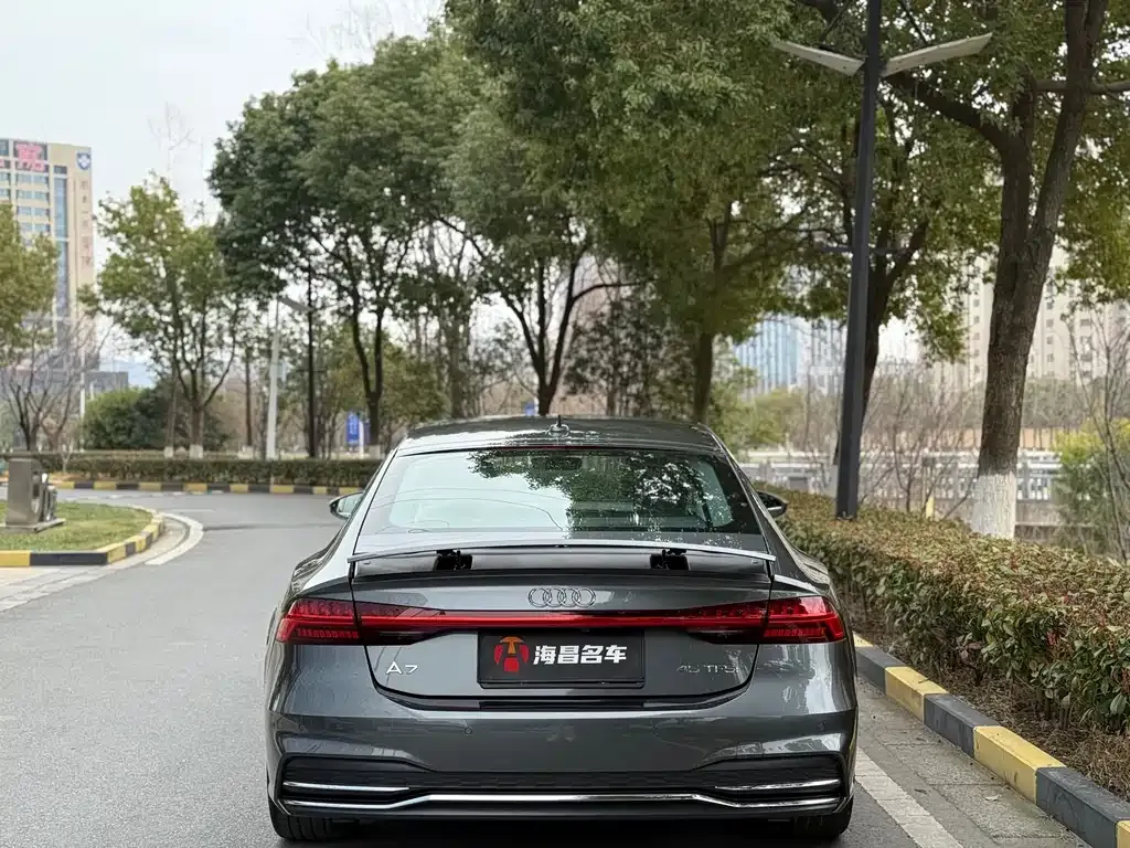 Audi A7 — фото 7