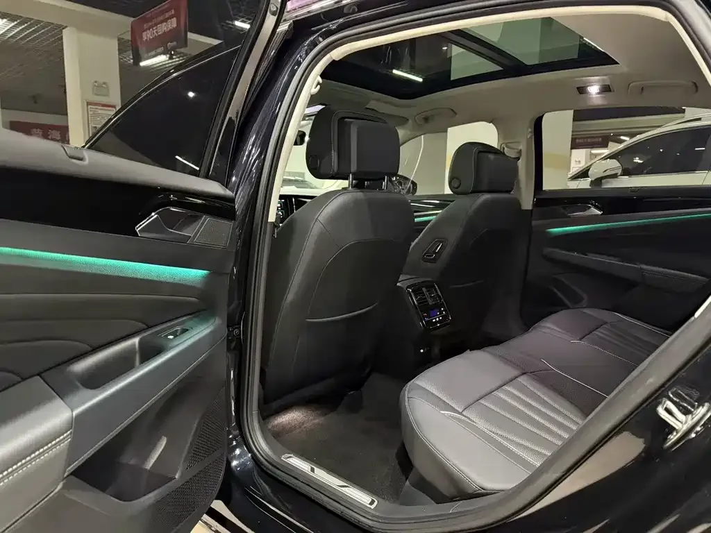 Volkswagen Passat 2024 из CN, фото 9