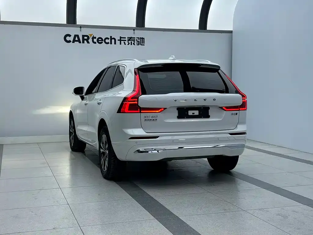 Volvo XC60 2022 из CN, фото 4