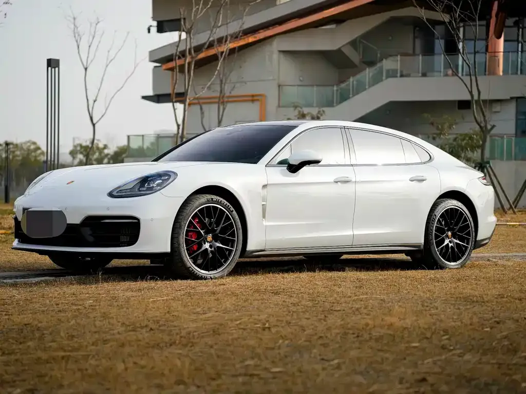 Porsche Panamera — фото 1