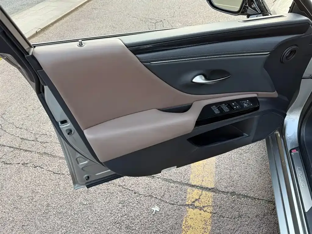 Lexus ES 2021 из CN, фото 7