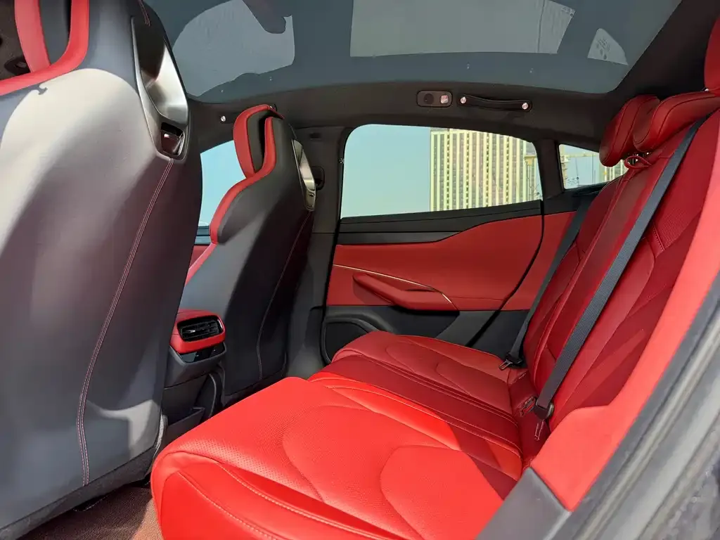 Xiaomi SU7 2025 из CN, фото 10