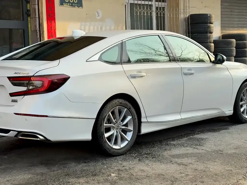 Honda Accord — фото 7