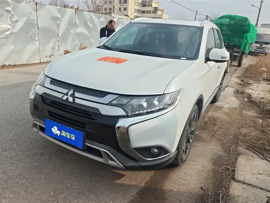 Mitsubishi Outlander 2021 из CN, фото 1
