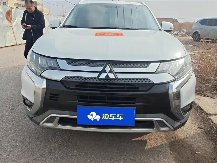 Mitsubishi Outlander 2021 из CN, фото 4