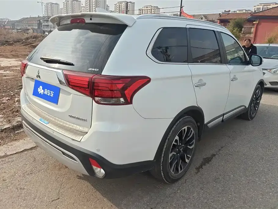 Mitsubishi Outlander 2021 из CN, фото 8