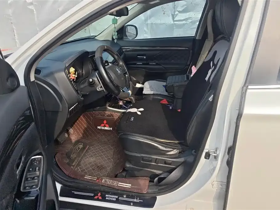 Mitsubishi Outlander 2021 из CN, фото 5