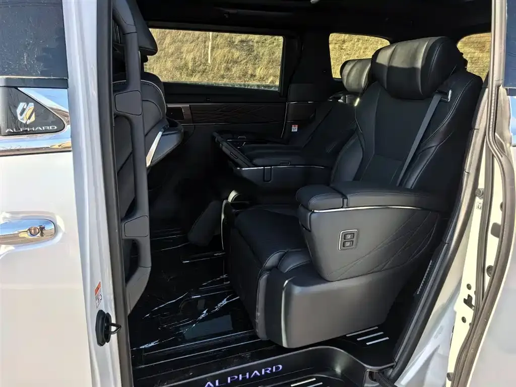 Toyota Alphard 2026 из CN, фото 7