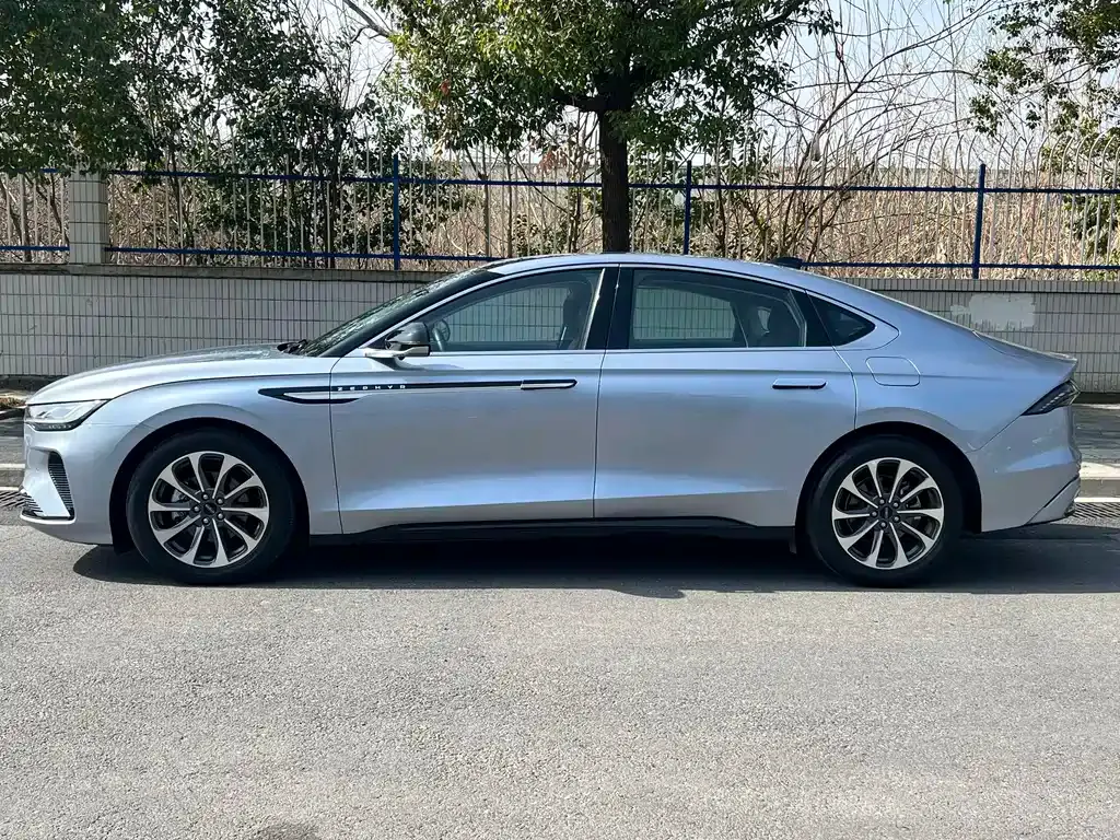 Lincoln Z 2024 из CN, фото 8