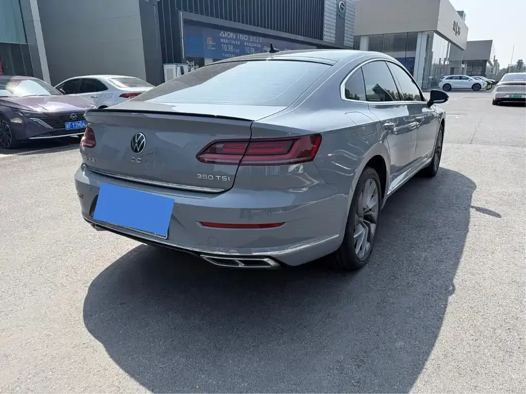 Volkswagen CC 2023 из CN, фото 5
