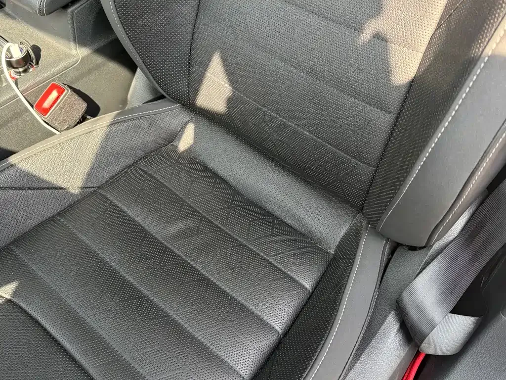 Volkswagen CC 2023 из CN, фото 8