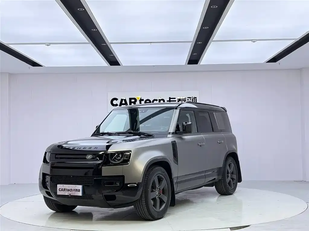 Land Rover Defender — фото 1