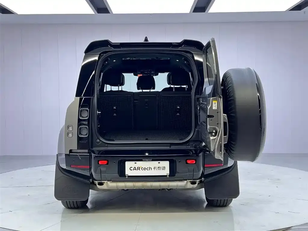 Land Rover Defender — фото 6