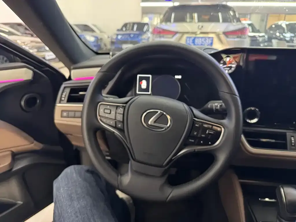 Lexus ES 2025 из CN, фото 4