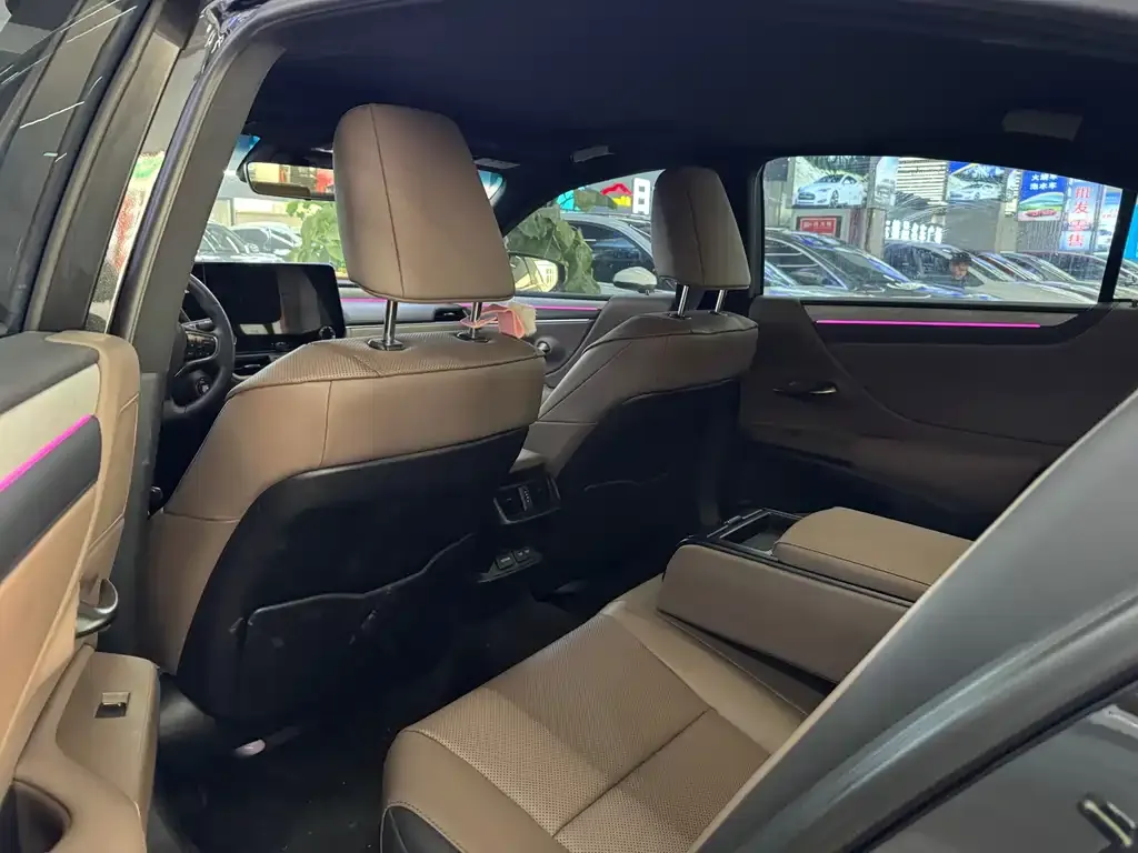 Lexus ES 2025 из CN, фото 6