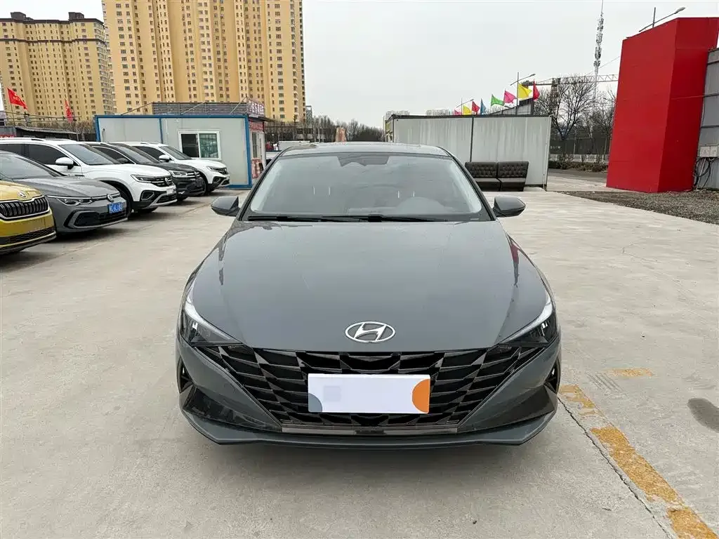 Hyundai Elantra 2023 из CN, фото 1