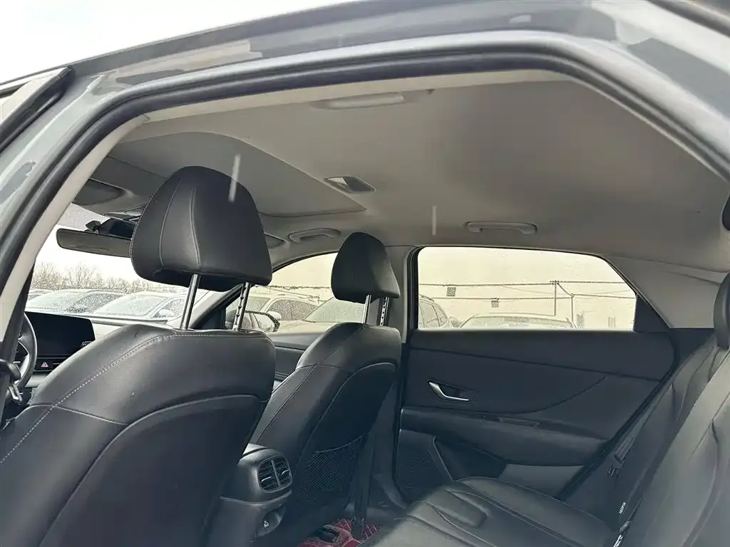 Hyundai Elantra 2023 из CN, фото 3