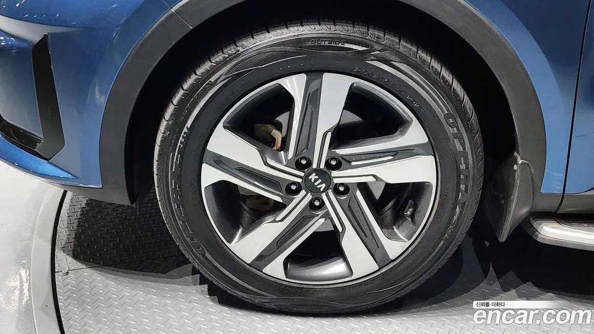 Kia Sorento — фото 5