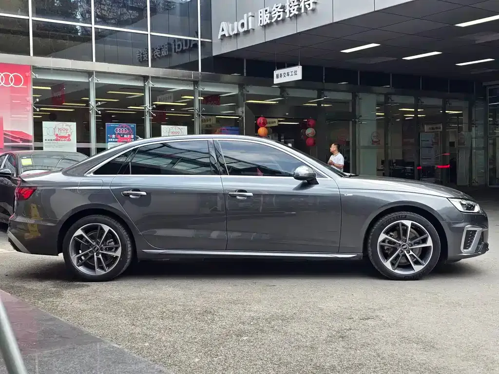 Audi A4L 2024 из CN, фото 5