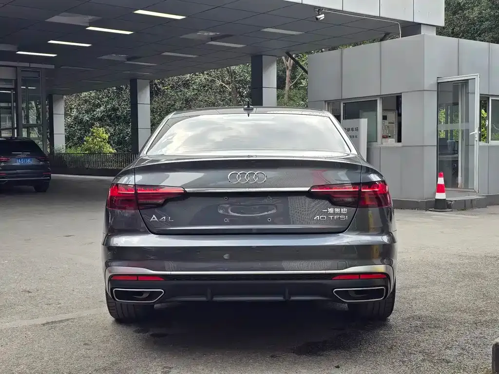 Audi A4L 2024 из CN, фото 2