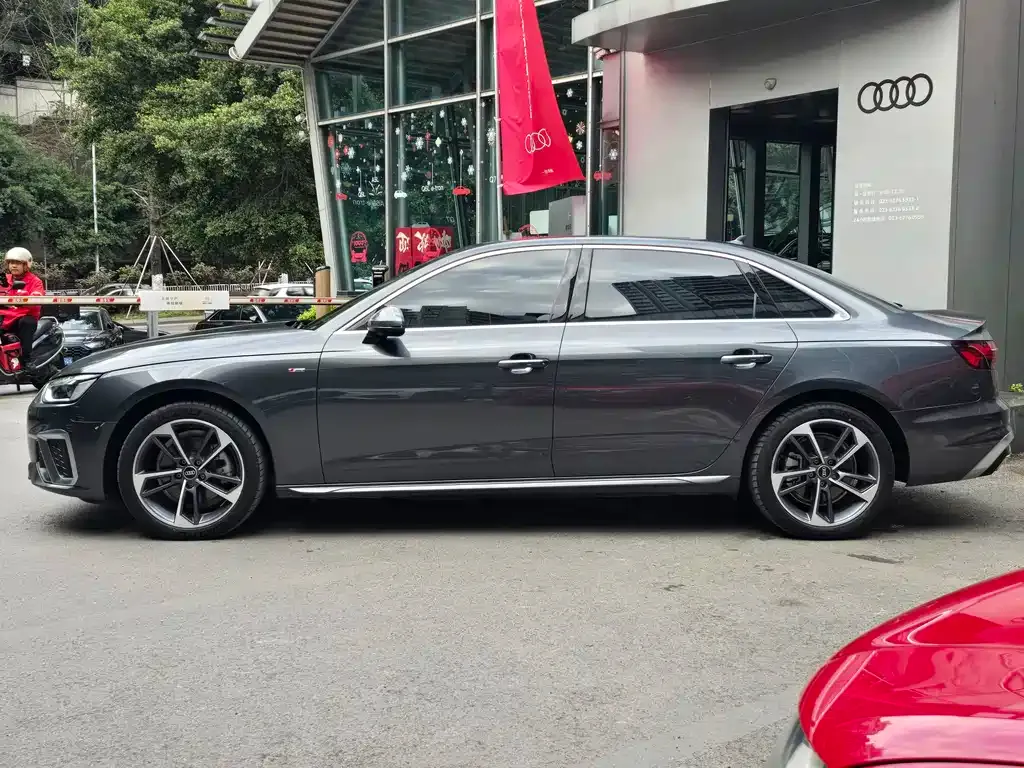 Audi A4L 2024 из CN, фото 3