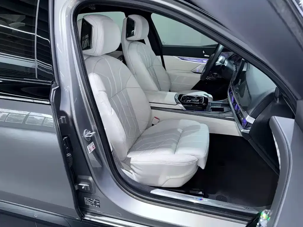 BMW i7 2023 из CN, фото 5