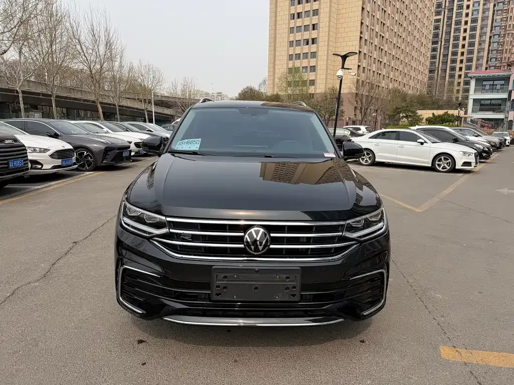 Volkswagen Tiguan L — фото 5