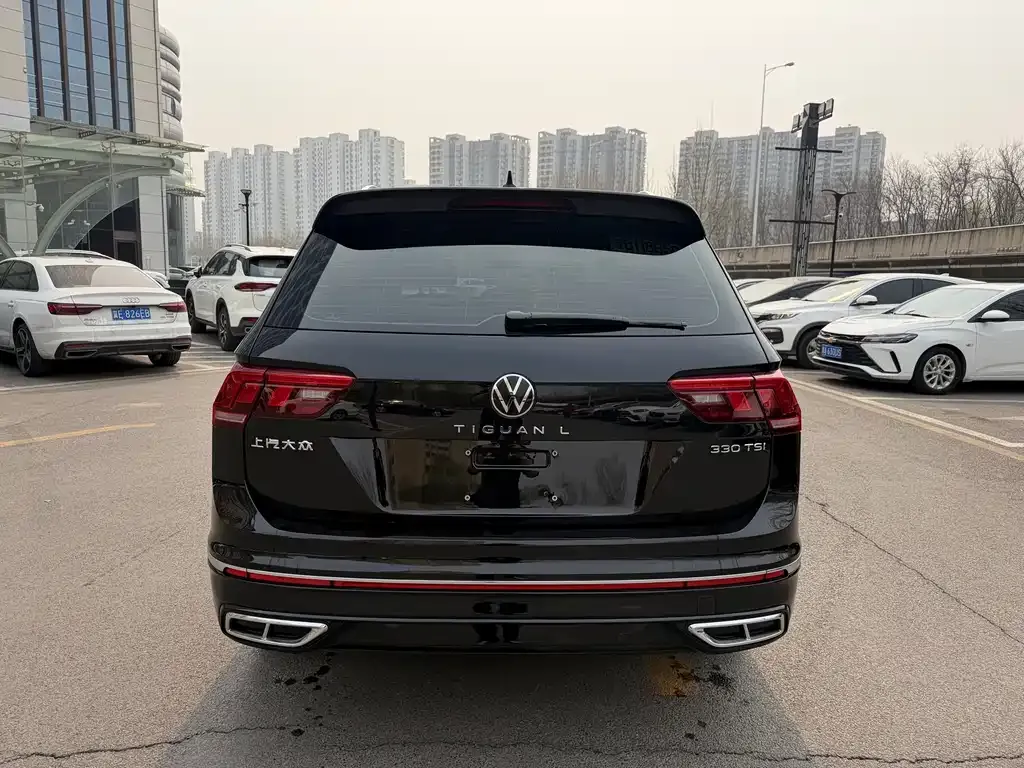Volkswagen Tiguan L — фото 2