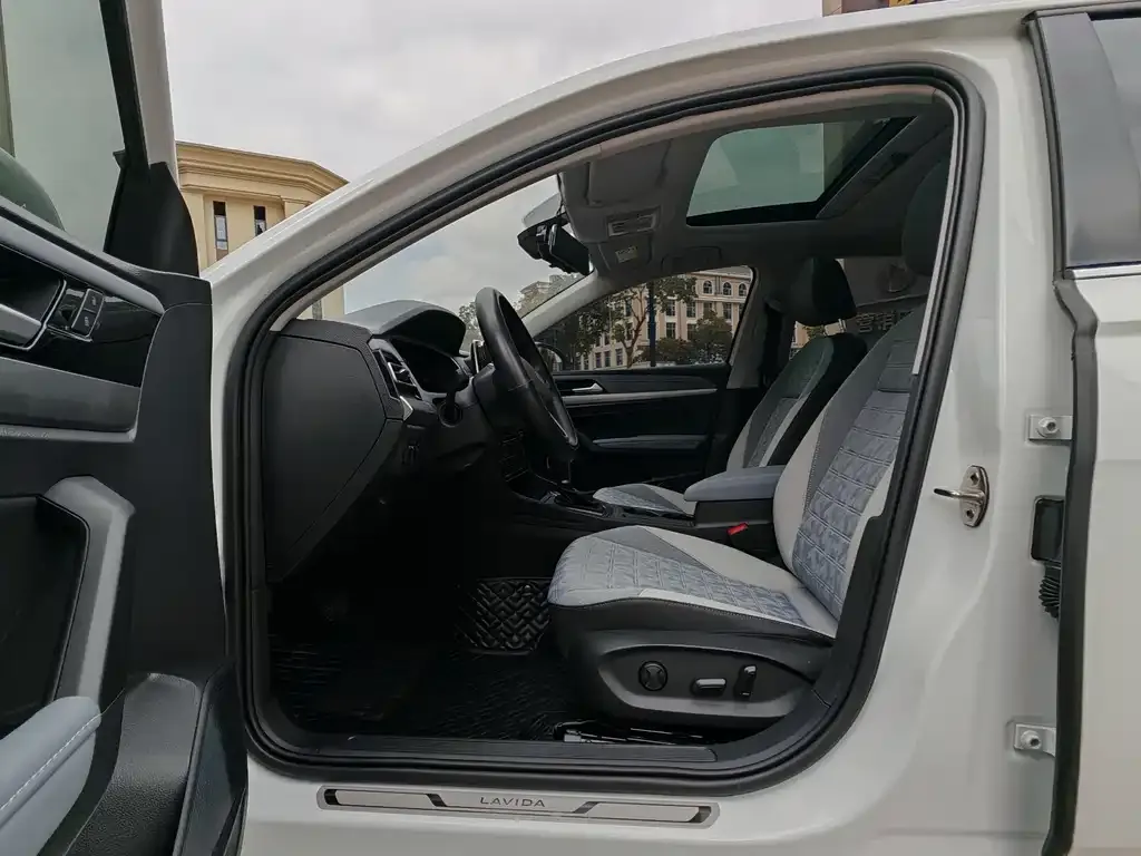 Volkswagen Lavida 2022 из CN, фото 2