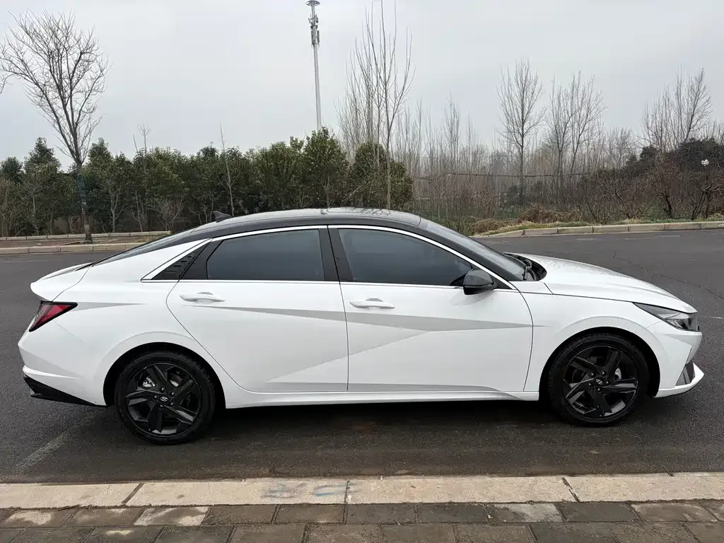 Hyundai Elantra 2023 из CN, фото 9