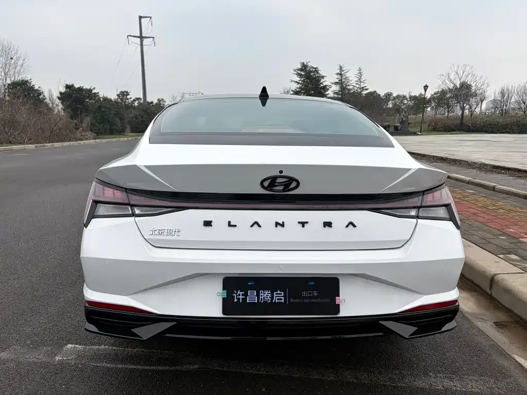 Hyundai Elantra 2023 из CN, фото 3
