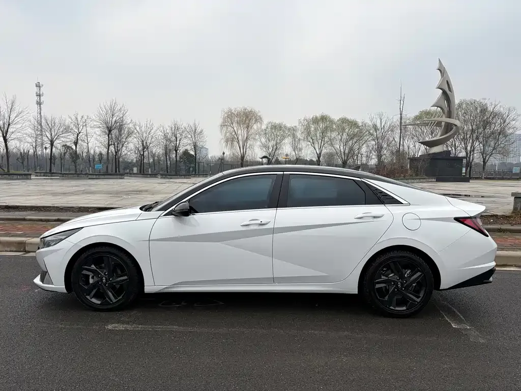 Hyundai Elantra 2023 из CN, фото 4