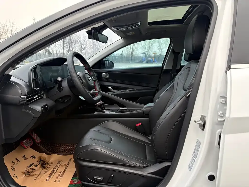 Hyundai Elantra 2023 из CN, фото 2