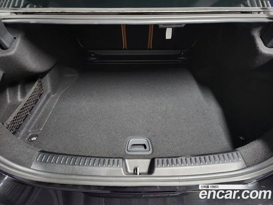 Mercedes-Benz E-Class 2025 из KR, фото 10