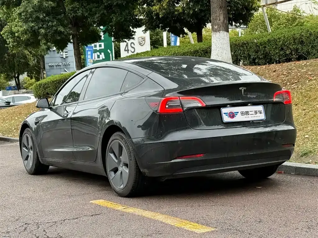 Tesla Model 3 — фото 4