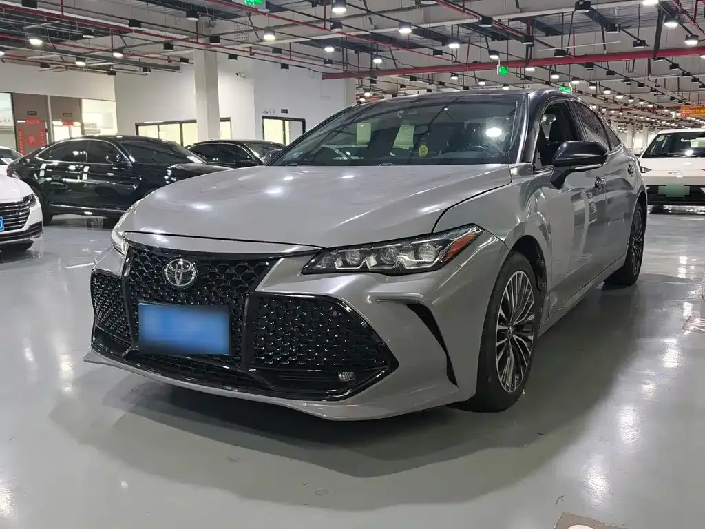 Toyota Avalon — фото 1