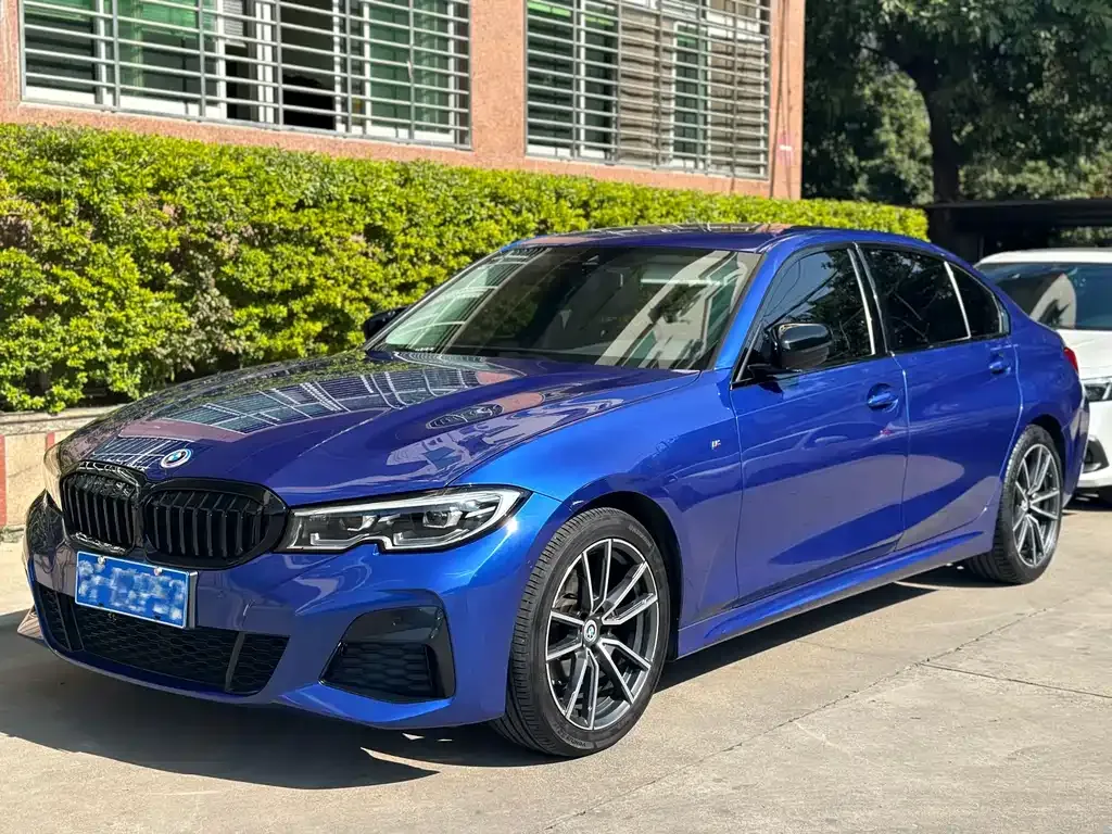 BMW 3 Series 2021 из CN, фото 1