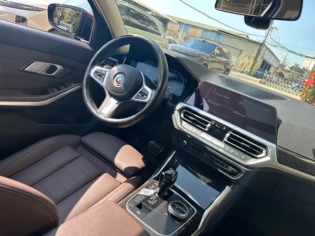 BMW 3 Series 2021 из CN, фото 10