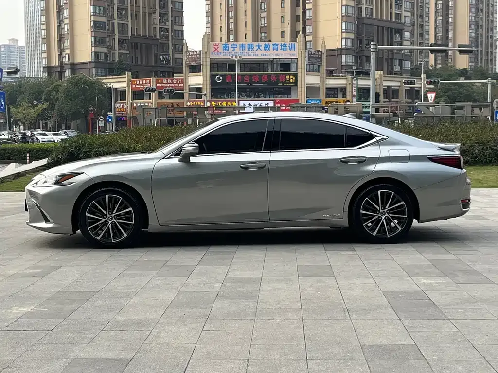 Lexus ES — фото 8